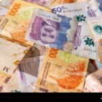 Cómo Pasar de Peso Argentino a Peso Colombiano y Cuál es la Tasa billetes-de-pesos-argentino-y-colombiano-juntos