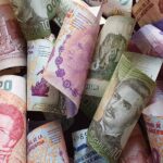 billetes-pesos-chilenos-y-argentinos-juntas