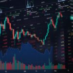 pantalla-de-computadora-con-graficos-bursatiles