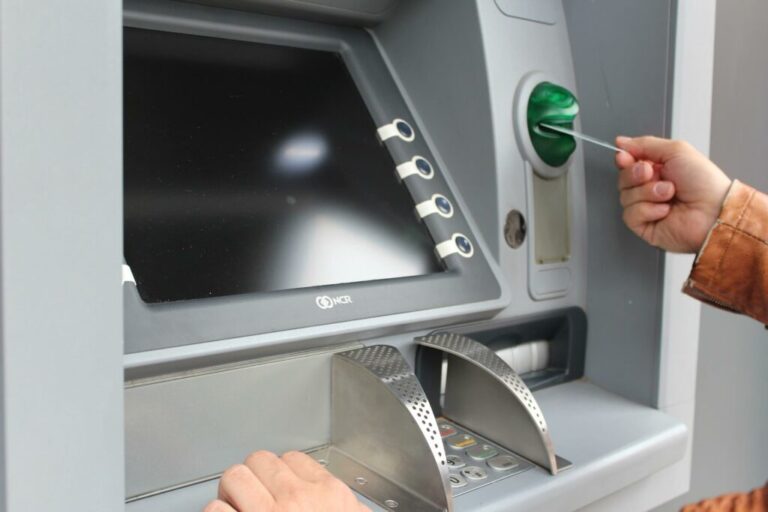 Qué opinan los usuarios sobre los seguros ATM en Argentina 19 usuarios argentinos discutiendo seguros atm